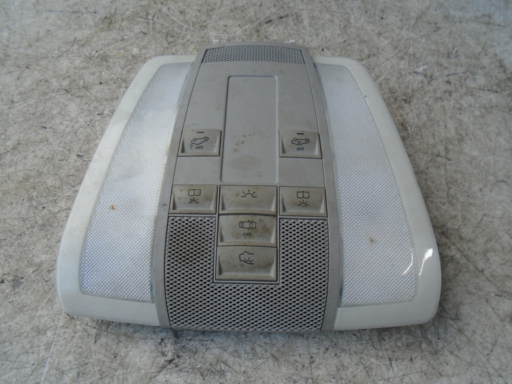 MERCEDES C CLASS 2012 W204 FRONT INTERIOR COURTESY LIGHT A2049063002