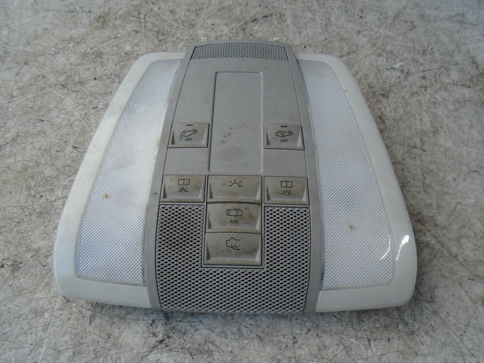 MERCEDES C CLASS 2012 W204 FRONT INTERIOR COURTESY LIGHT A2049063002