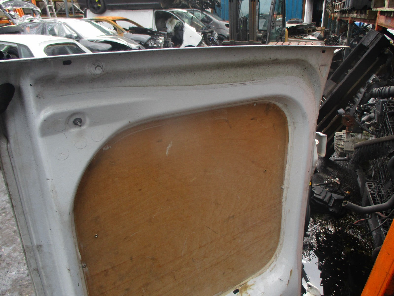 VAUXHALL VIVARO 2013 NSR PASSENGER SIDE REAR COMPLETE DOOR WHITE