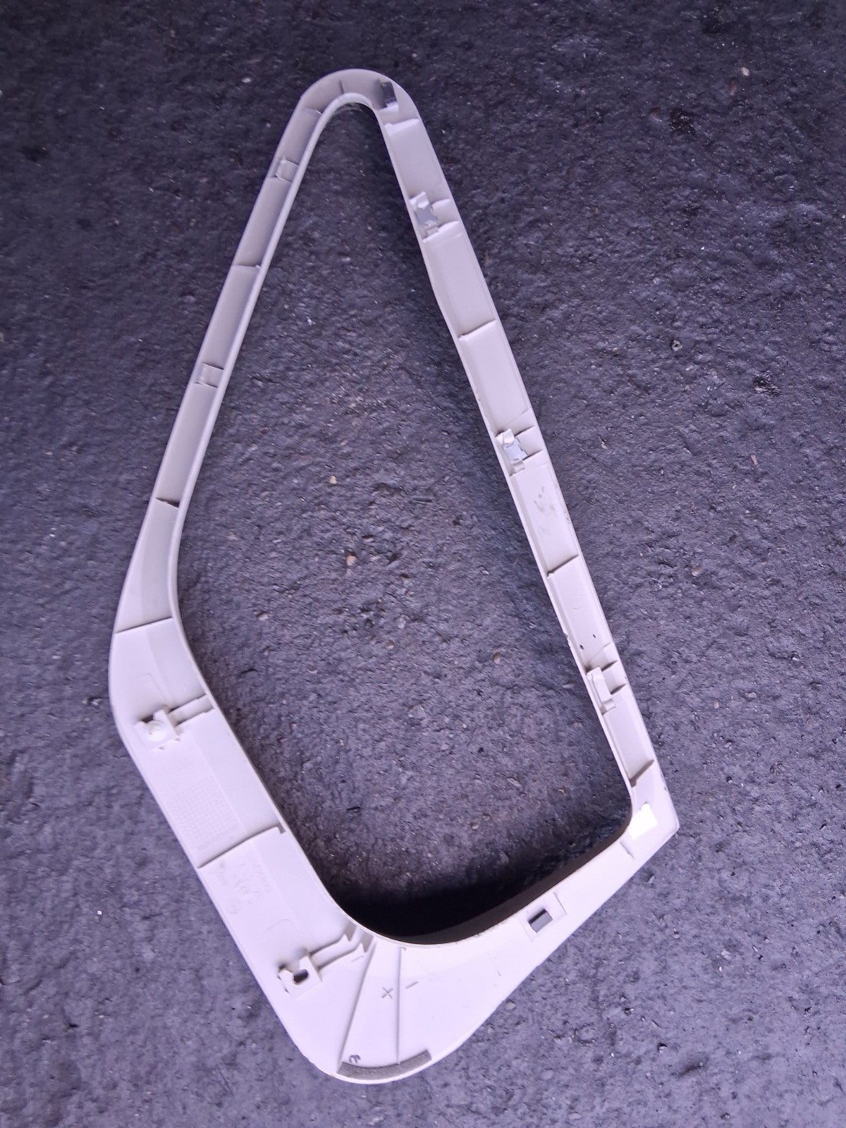 2021 PEUGEOT BOXER MK3 NSF PASSENGER SIDE QUARTER GLASS INNER TRIM 1308562070