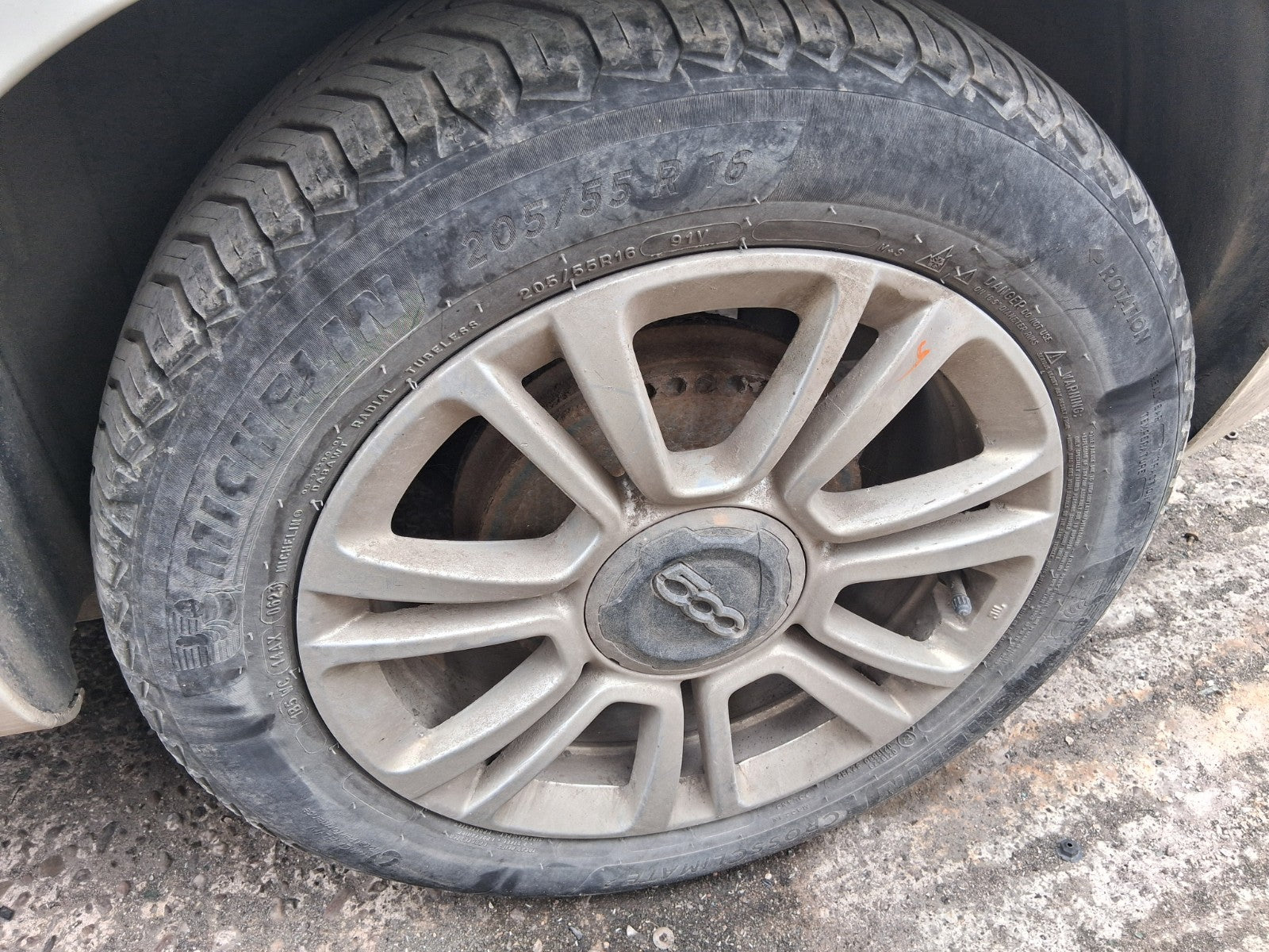 2019 FIAT 500L HATCH 16 INCH SINGLE ALLOY WHEEL WITH TYRE 205/55R16 REF 4