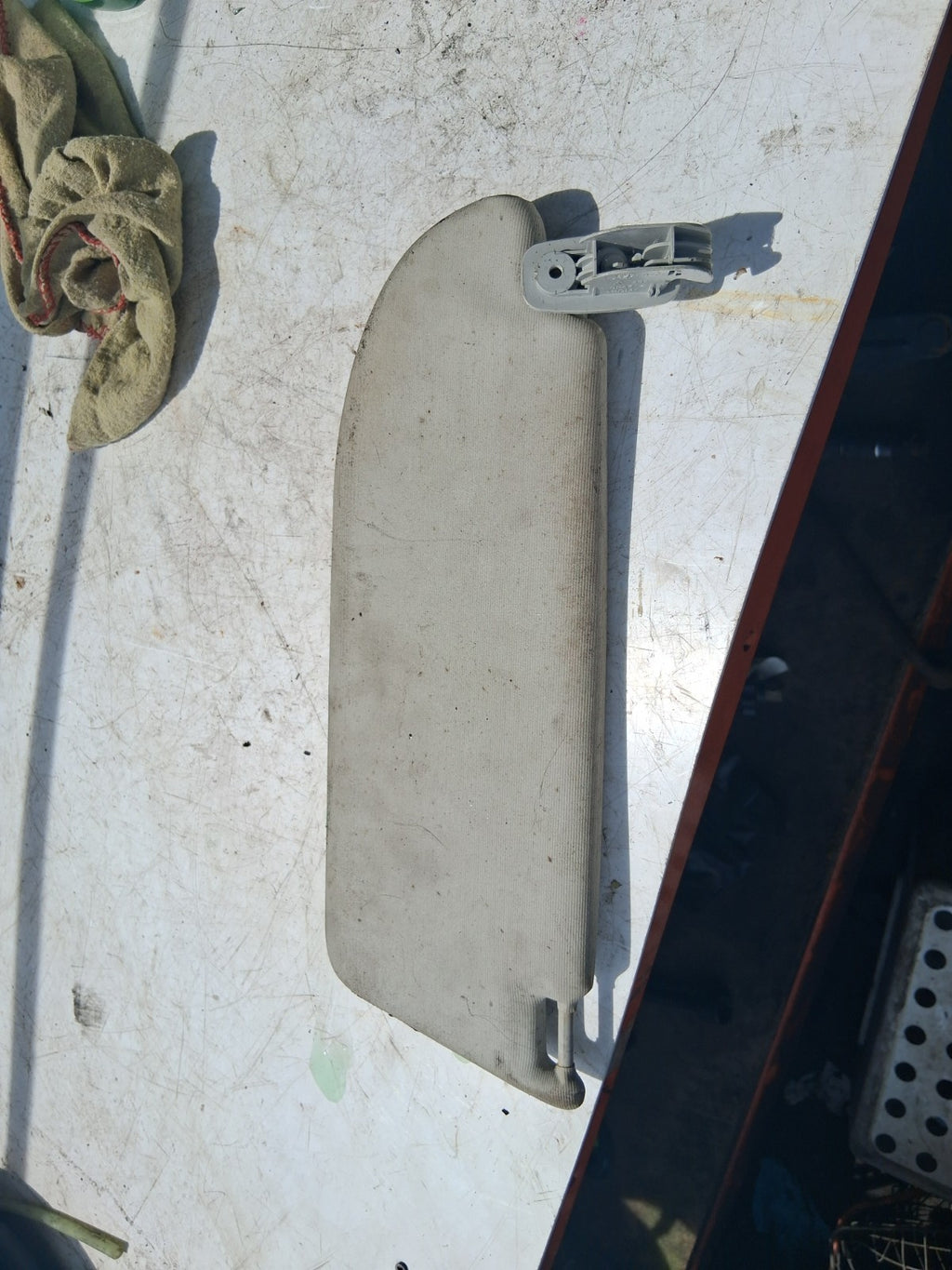 2002 SEAT IBIZA 6L MK3 OSF DRIVER SIDE FRONT RIGHT SUN VISOR SHADE