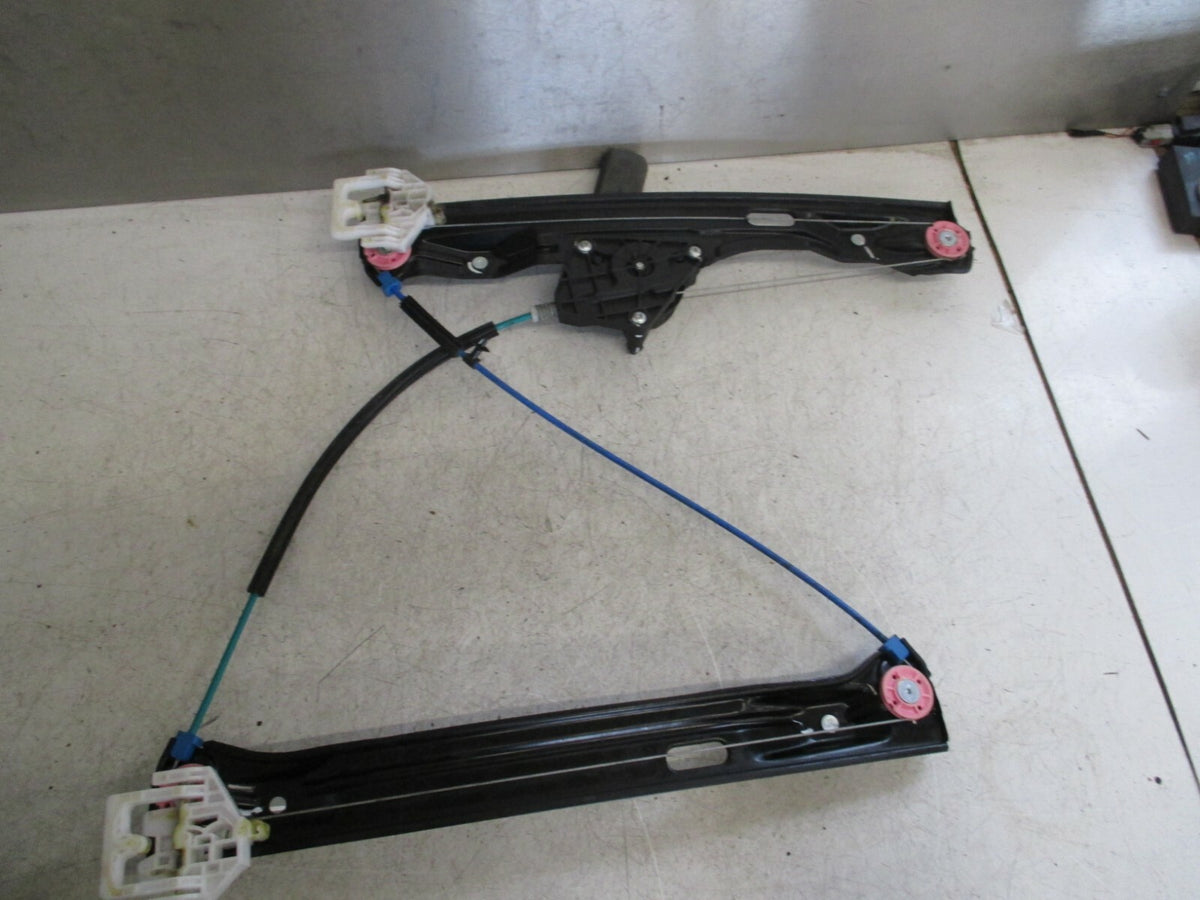 MINI CLUBMAN 2016 F54 OSF FRONT DRIVER SIDE WINDOW REGULATOR MOTOR 7344130