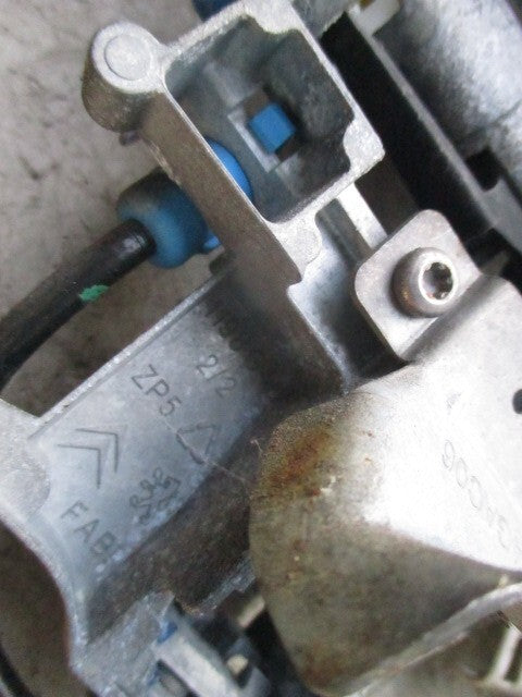 2008 PEUGEOT EXPERT DOOR HANDLE BRACKET 1184GAC06