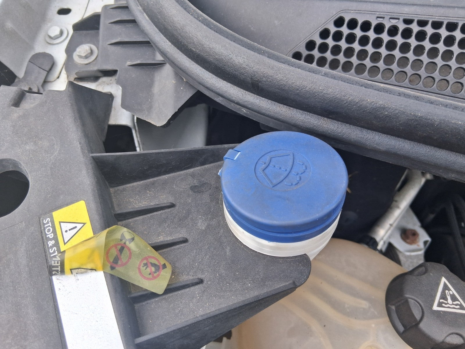 2019 CITROEN DISPATCH MK3 WINDSCREEN WASHER WATER BOTTLE RESERVOIR