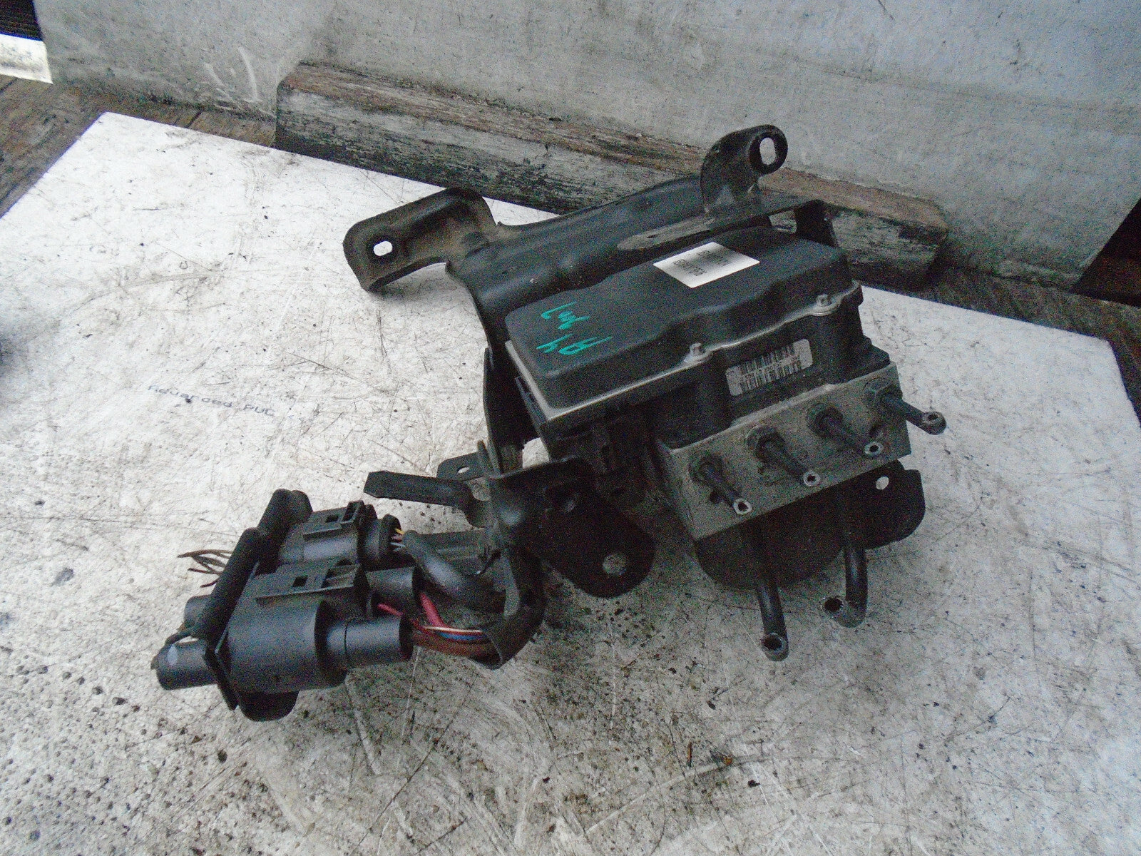 AUDI A4 2007 B7 2.0 TDI DIESEL ABS PUMP & MODULATOR 8E0614517BF