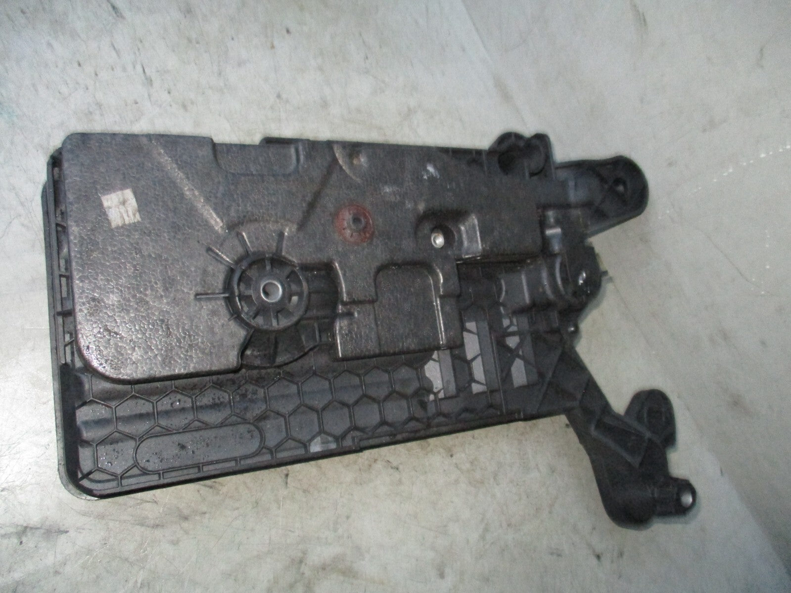 2013 VW VOLKSWAGEN GOLF MK7 BATTERY TRAY PLASTIC