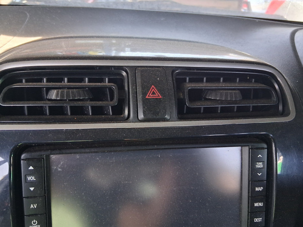 2016 MITSUBISHI MIRAGE MK6 DASHBOARD CENTRE AIR VENT WITH HAZARD SWITCH