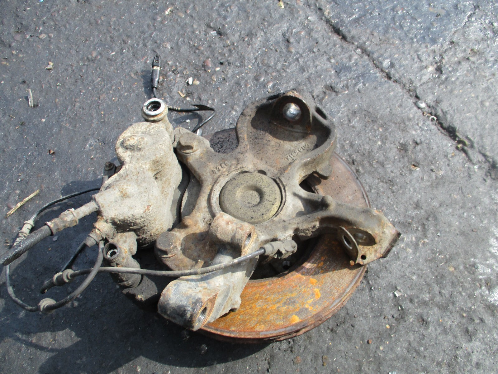 MERCEDES BENZ SPRINTER W907 2019 2.1 DIESEL OS DRIVER SIDE WHEEL BEARING HUB