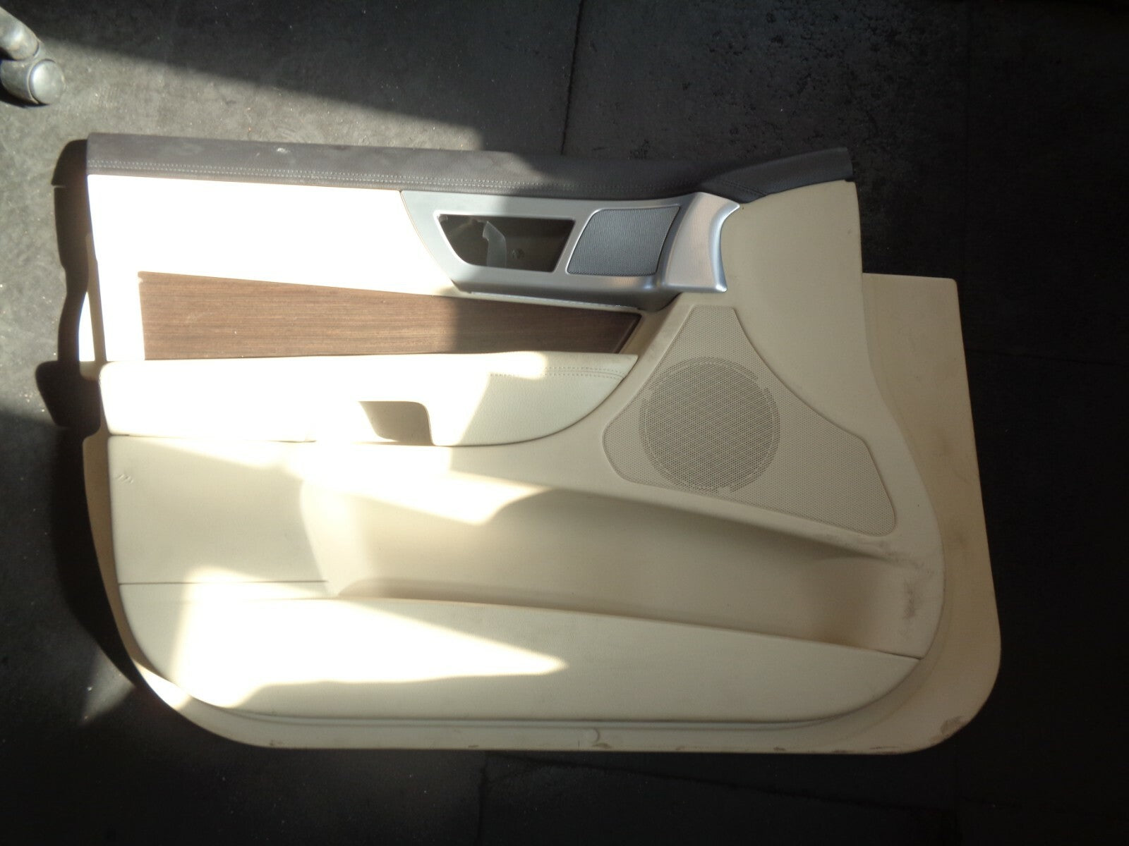 JAGUAR XF 2013 FACELIFT PASSENGER SIDE FRONT DOOR CARD PANEL ONLY
