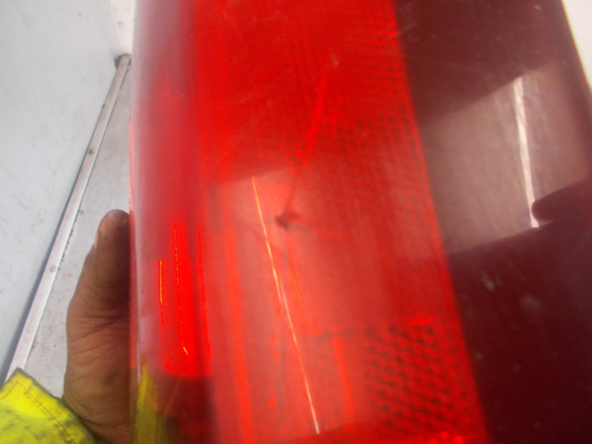 CADILLAC CADDY CTS SALOON 2003-2007 OSR DRIVER SIDE REAR LIGHT 10010606020B