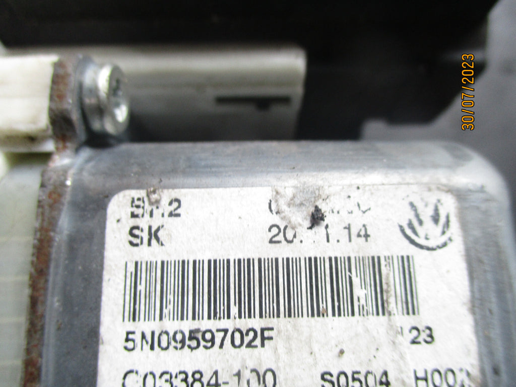 VW TIGUAN 2014 NSF PASSENGER SIDE FRONT WINDOW MOTOR 5N0959702F