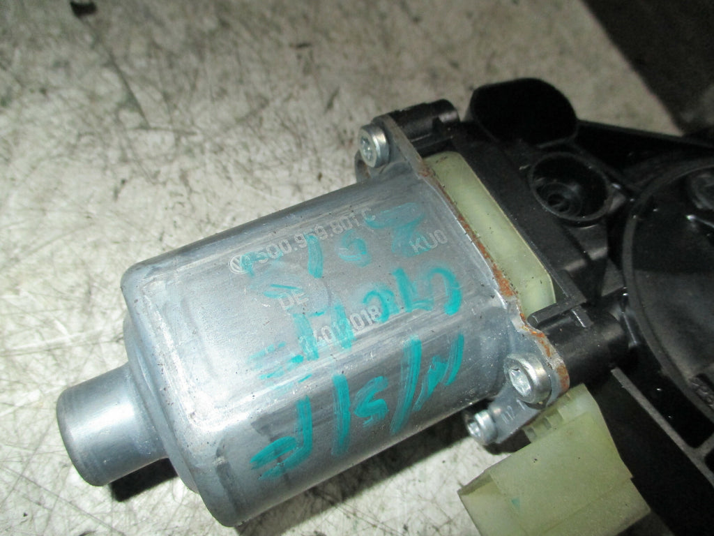 VW VOLKSWAGEN GOLF 2018 MK7 NSF PASSENGER SIDE FRONT WINDOW MOTOR 5Q0959801C