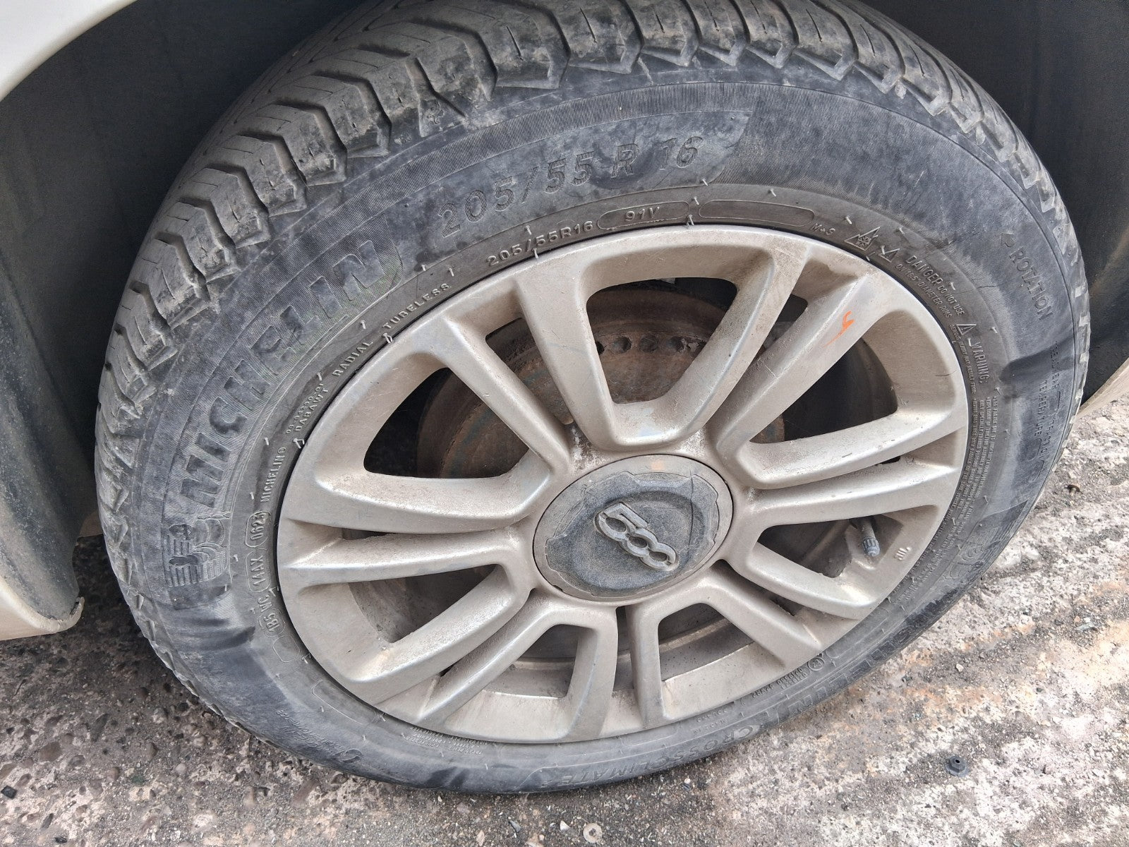 2019 FIAT 500L HATCH 16 INCH SINGLE ALLOY WHEEL WITH TYRE 205/55R16 REF 4