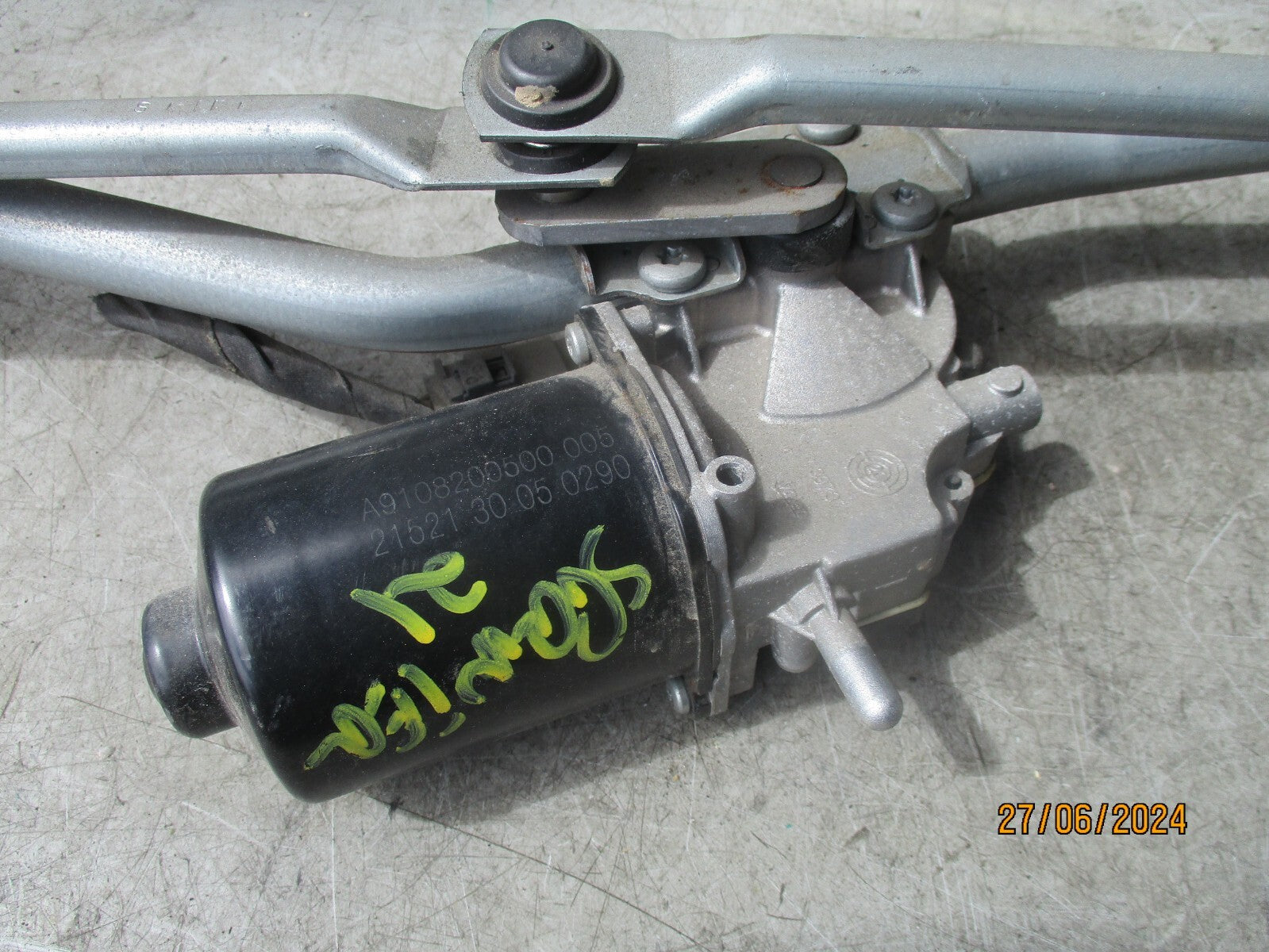 2021 MERCEDES SPRINTER W907 FRONT WINDSCREEN WIPER MOTOR LINKAGES A9108200500