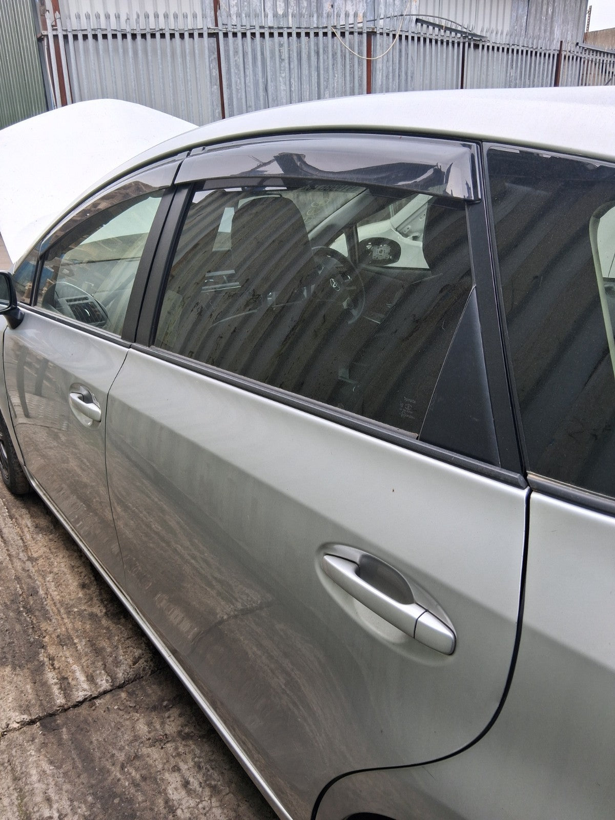 2018 TOYOTA PRIUS V PLUS XW40 NSR PASSENGER SIDE REAR LEFT BARE DOOR SILVER