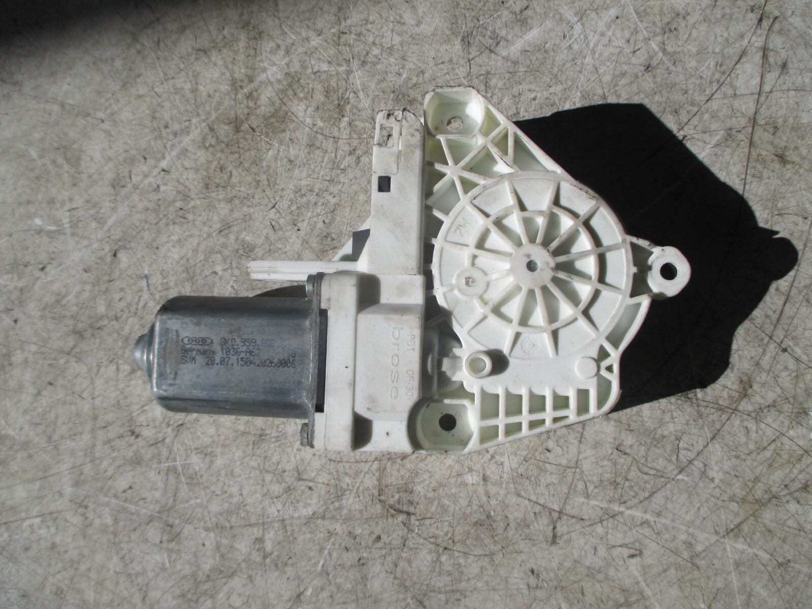 AUDI A1 8X 2015 3 DOOR OS DRIVER SIDE DOOR WINDOW MOTOR ONLY 8K0959802C