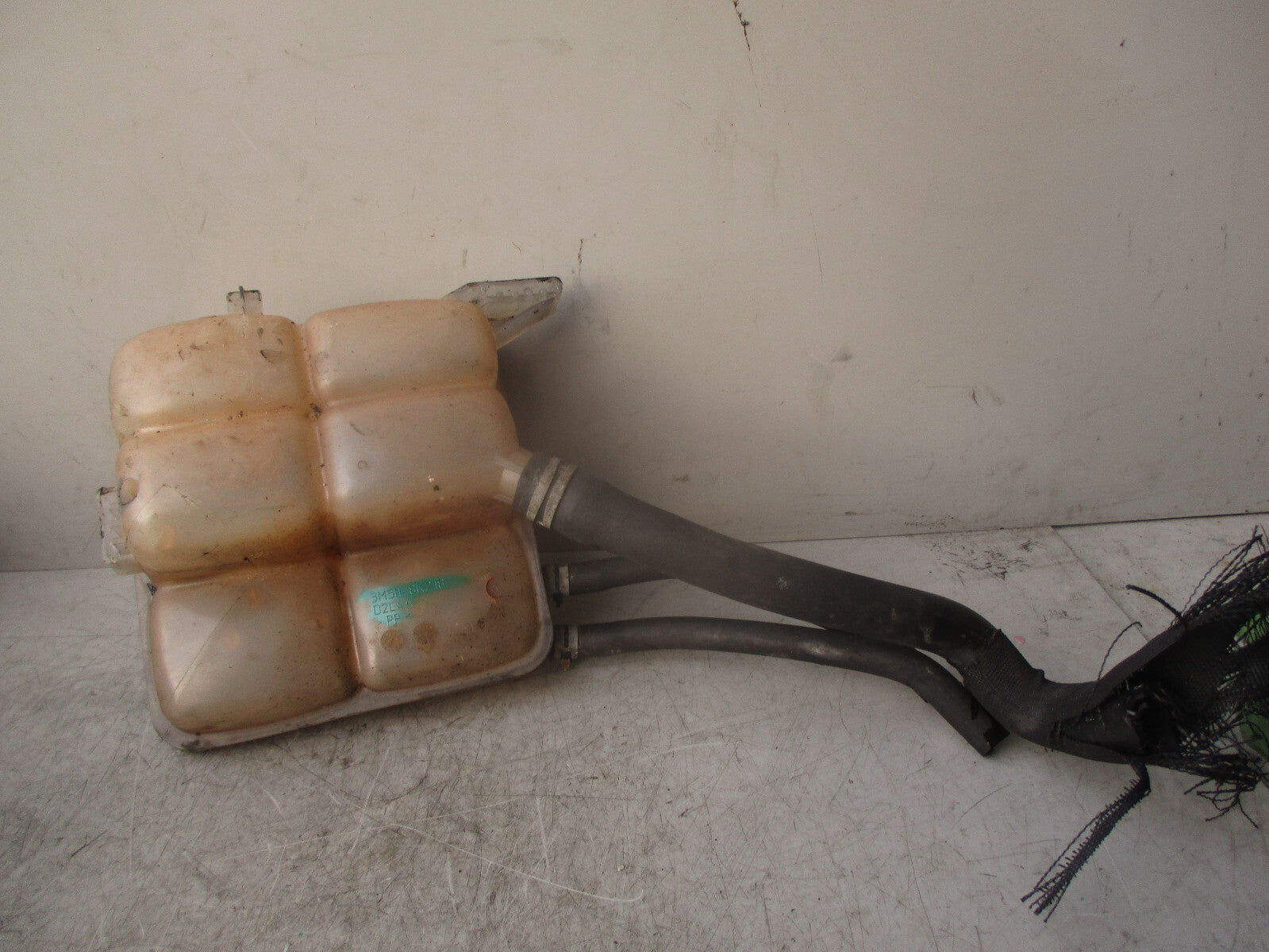 2007 FORD FOCUS RADIATOR EXPANSION COOLANT TANK 3M5H8K218