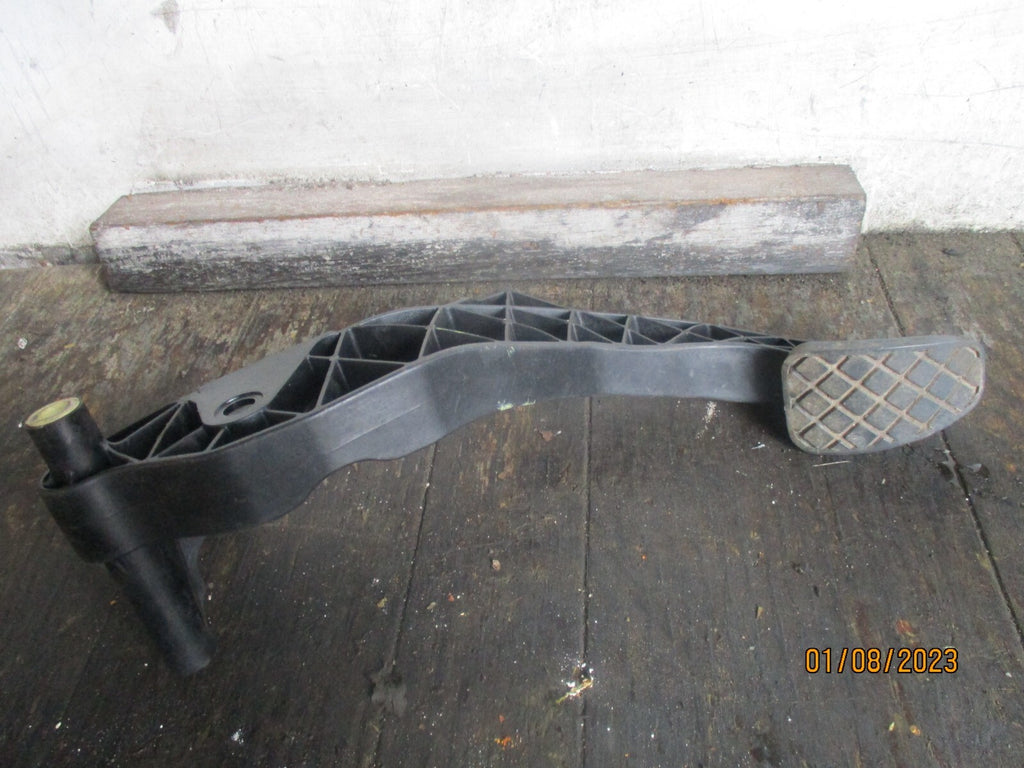 AUDI A6 C7 2017 ACCELERATOR THROTTLE PEDAL 8K1723523A