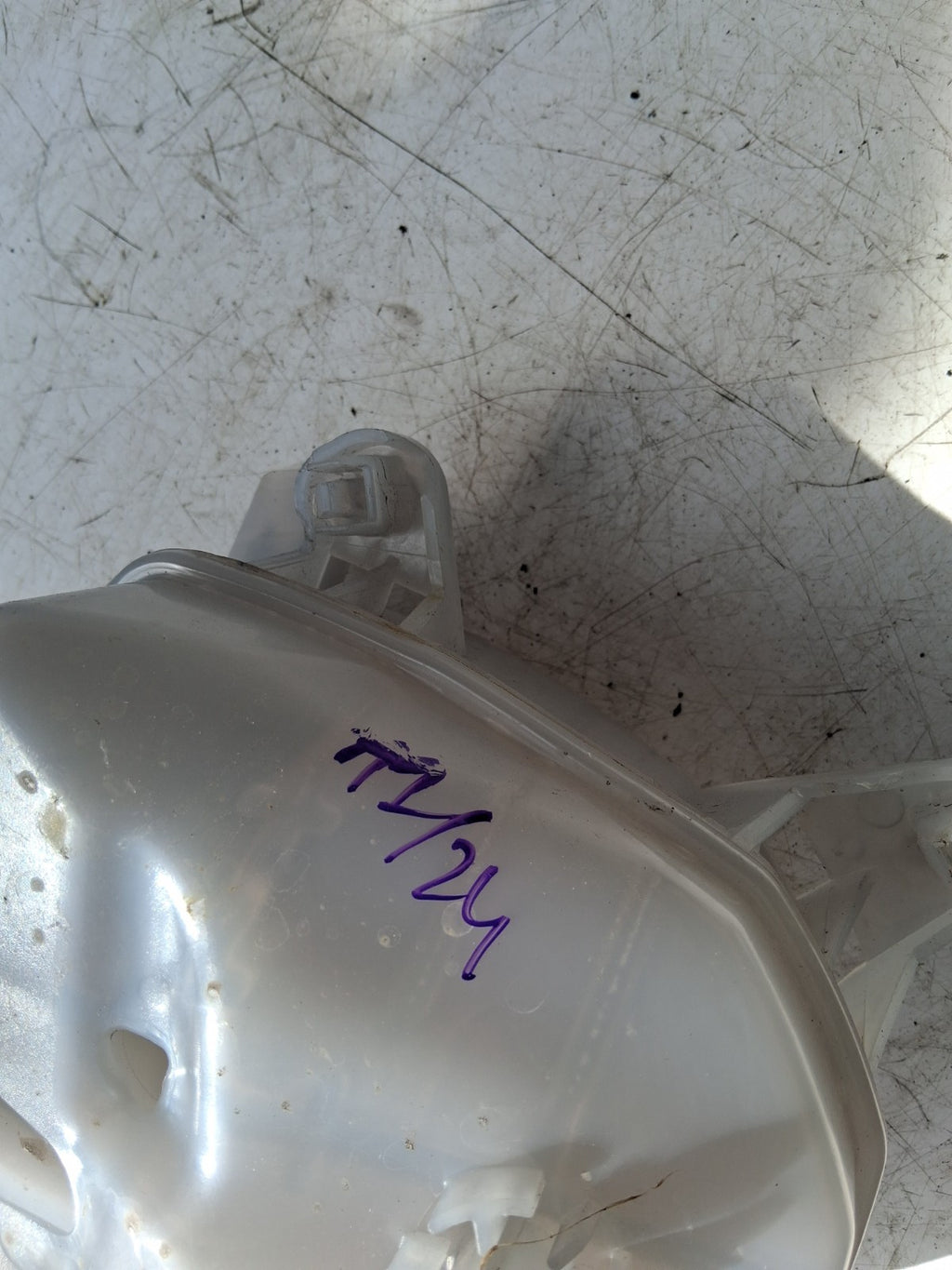 2024 VW VOLKSWAGEN HEADER COOLANT EXPANSION TANK 2Q0121407D