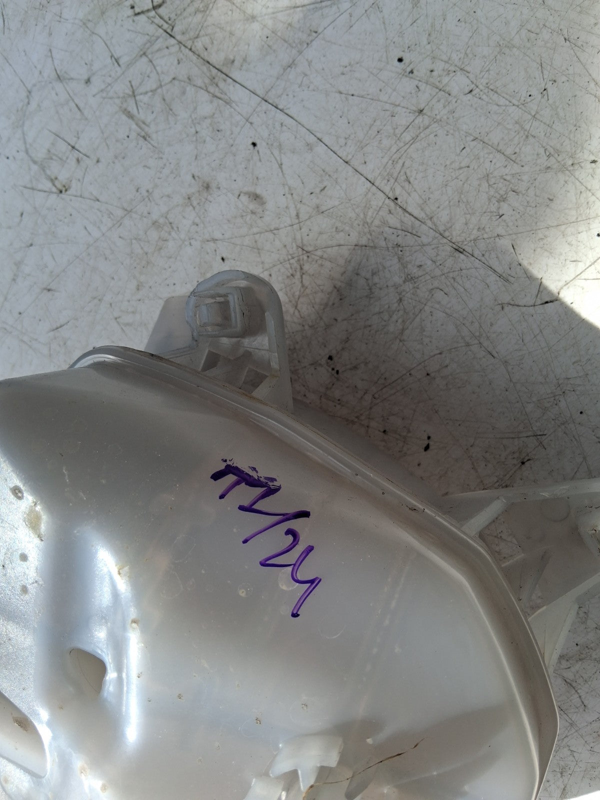 2024 VW VOLKSWAGEN HEADER COOLANT EXPANSION TANK 2Q0121407D