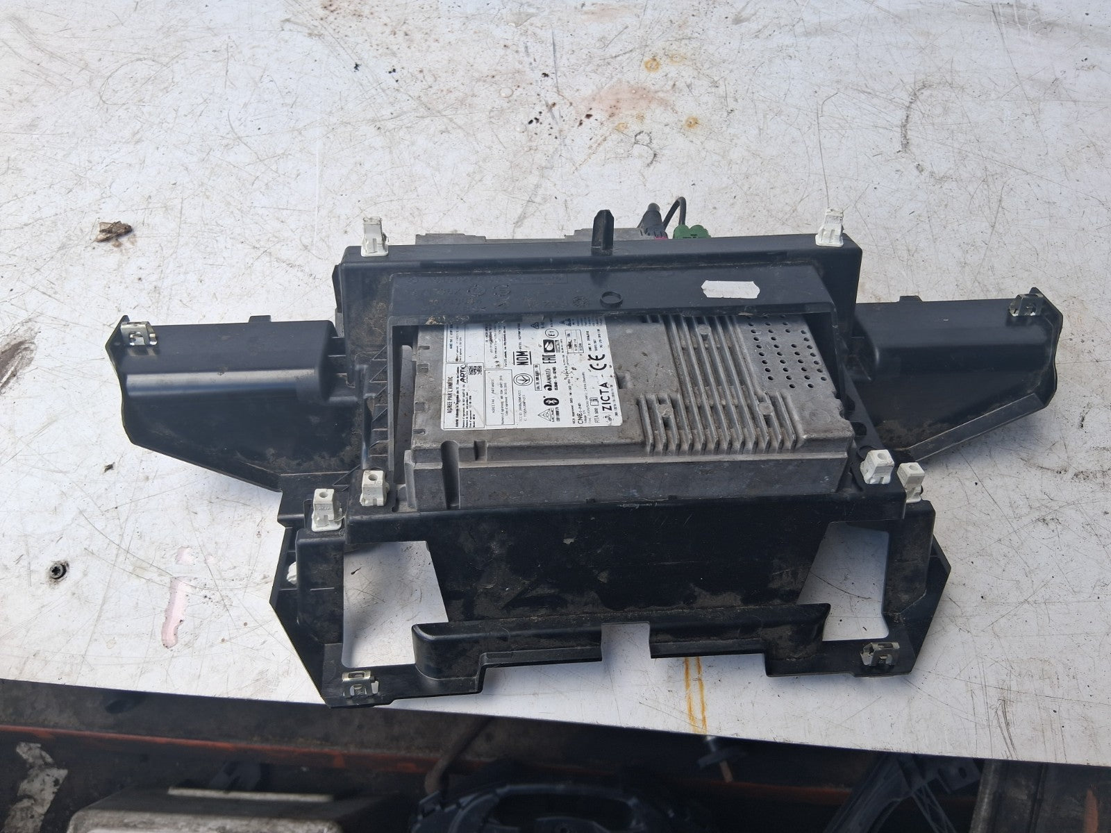 MERCEDES BENZ SPRINTER W907 2020 SAT NAV HEAD UNIT A9079009103