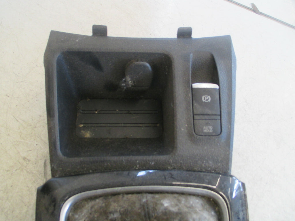 NISSAN QASHQAI J11 MK2 2017 PARKING SWITCH BUTTON & SURROUND 251756FR0A