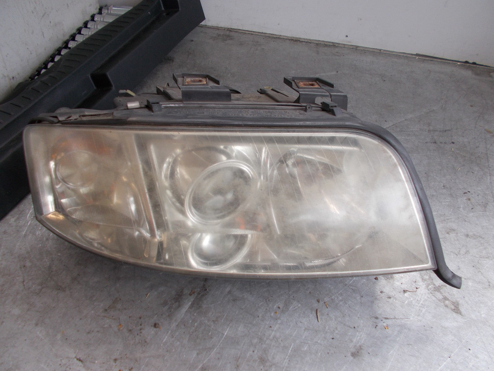 AUDI A4 B6 8E (MK2) 2001-05 1.8 DRIVER SIDE OFF SIDE HEADLIGHT 153814-00 OS DS