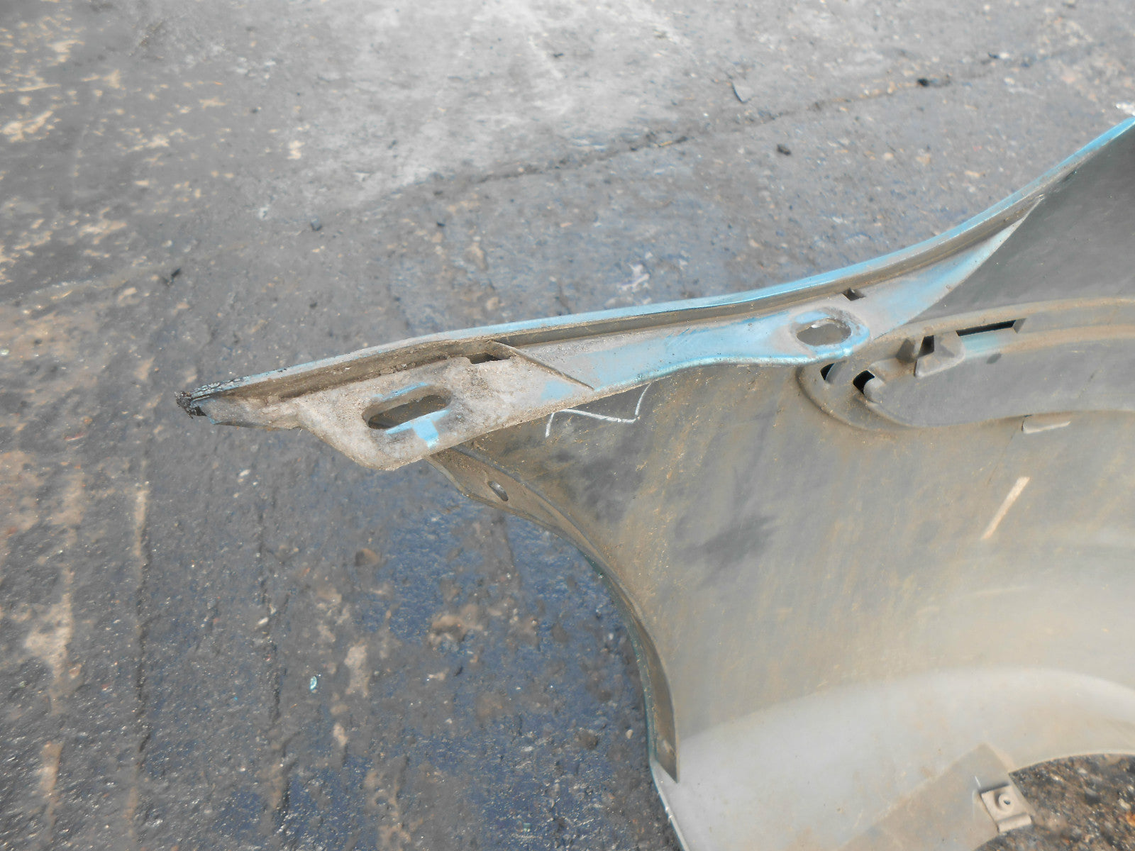 MAZDA PREMACY 1999 COMPLETE FRONT BUMPER GRILL GRILLS STRIP GREEN