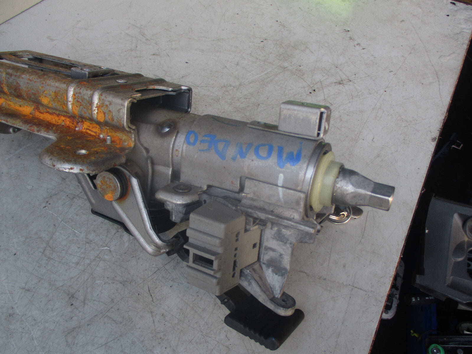 FORD FOCUS MK4 2010 ADJUSTABLE STEERING COLUMN