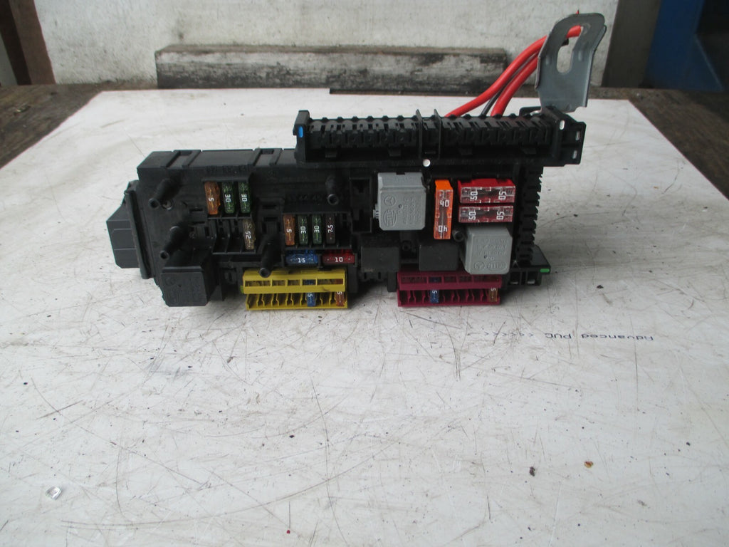 MERCEDES E CLASS W212 2010 DISTRIBUTION RELAY BOX 5DK00962088