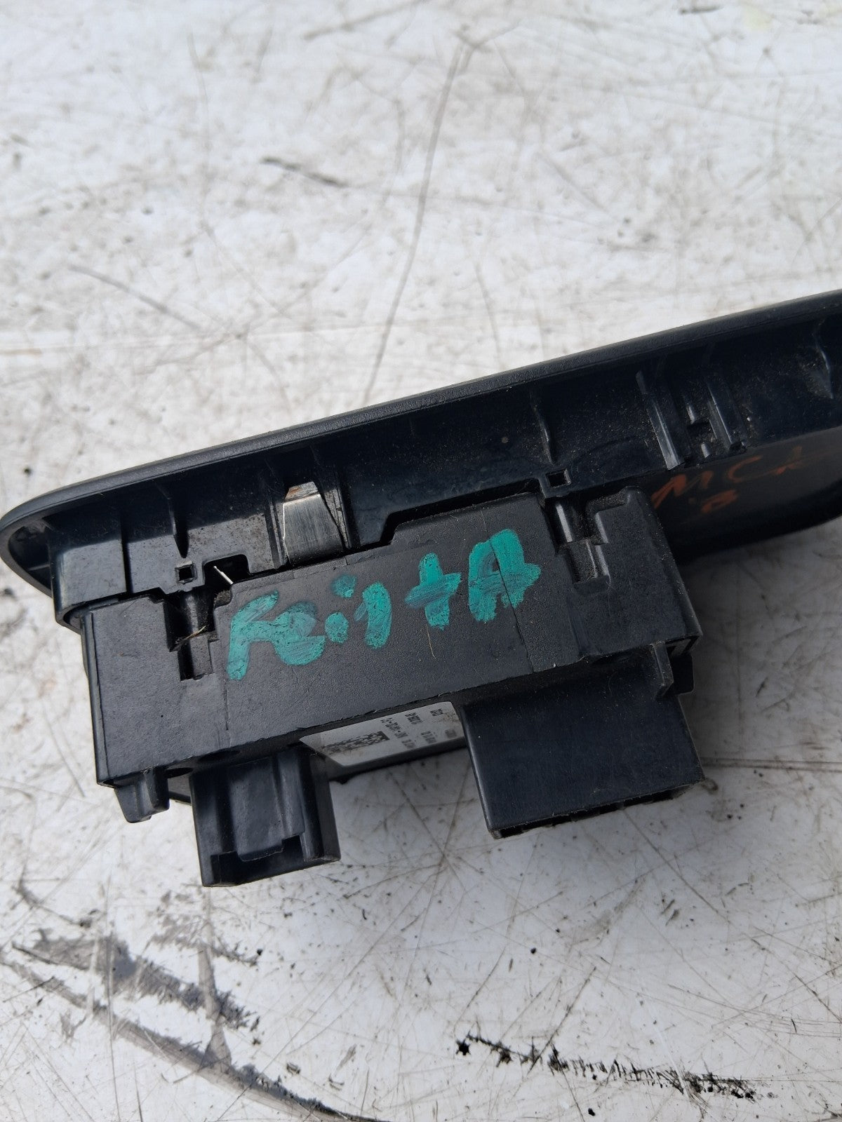 2013 FORD FIESTA FRONT WINDOW SWITCH 8A6T14A132FC