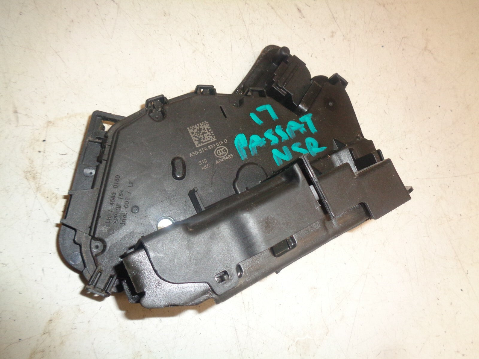 VW VOLKSWAGEN PASSAT B8 2017 PASSENGER SIDE REAR DOOR LOCK MECHANISM 5TA839015D