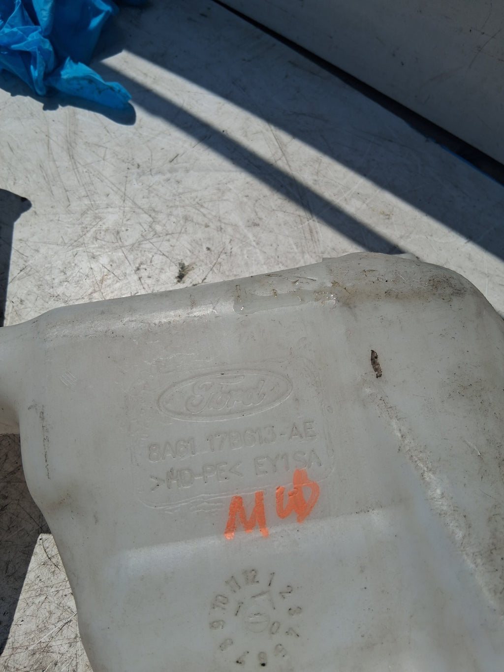 2014 FORD FIESTA FRONT WINDSCREEN WASHER BOTTLE TANK RESERVOIR 8A6117B613AE