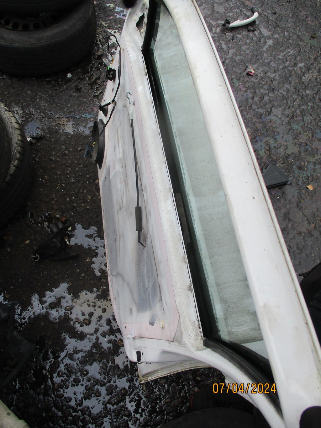 VAUXHALL ASTRA H 2009 NSF PASSENGER SIDE COMPLETE DOOR WHITE