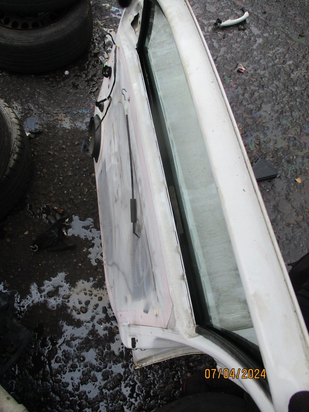 VAUXHALL ASTRA H 2009 NSF PASSENGER SIDE COMPLETE DOOR WHITE