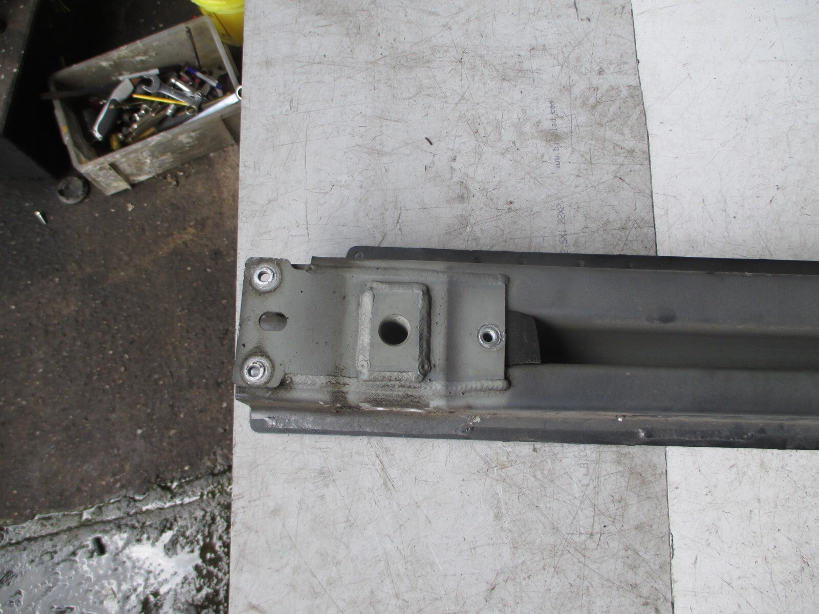 JAGUAR XE 2017 FRONT MAIN REINFORCEMENT CRASH BUMPER METAL BAR BEAM