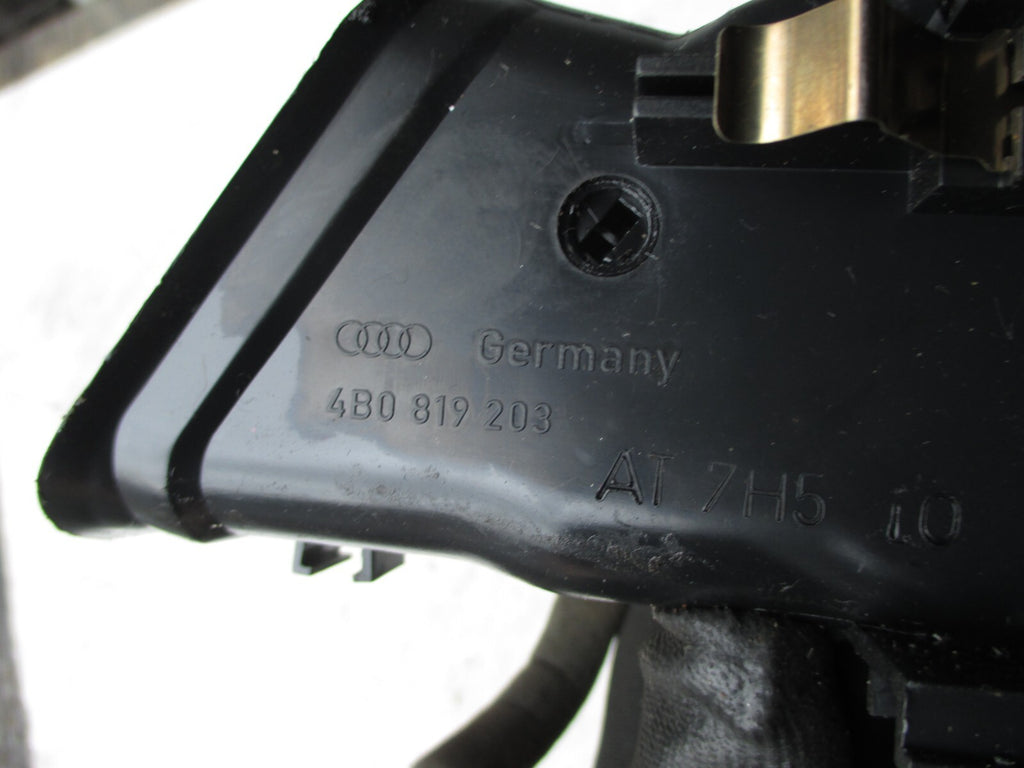 AUDI A6 2003 CENTRE CONSOLE AIR BLOWER TWIN DOUBLE VENT ASSEMBLY UNIT 4B0815743