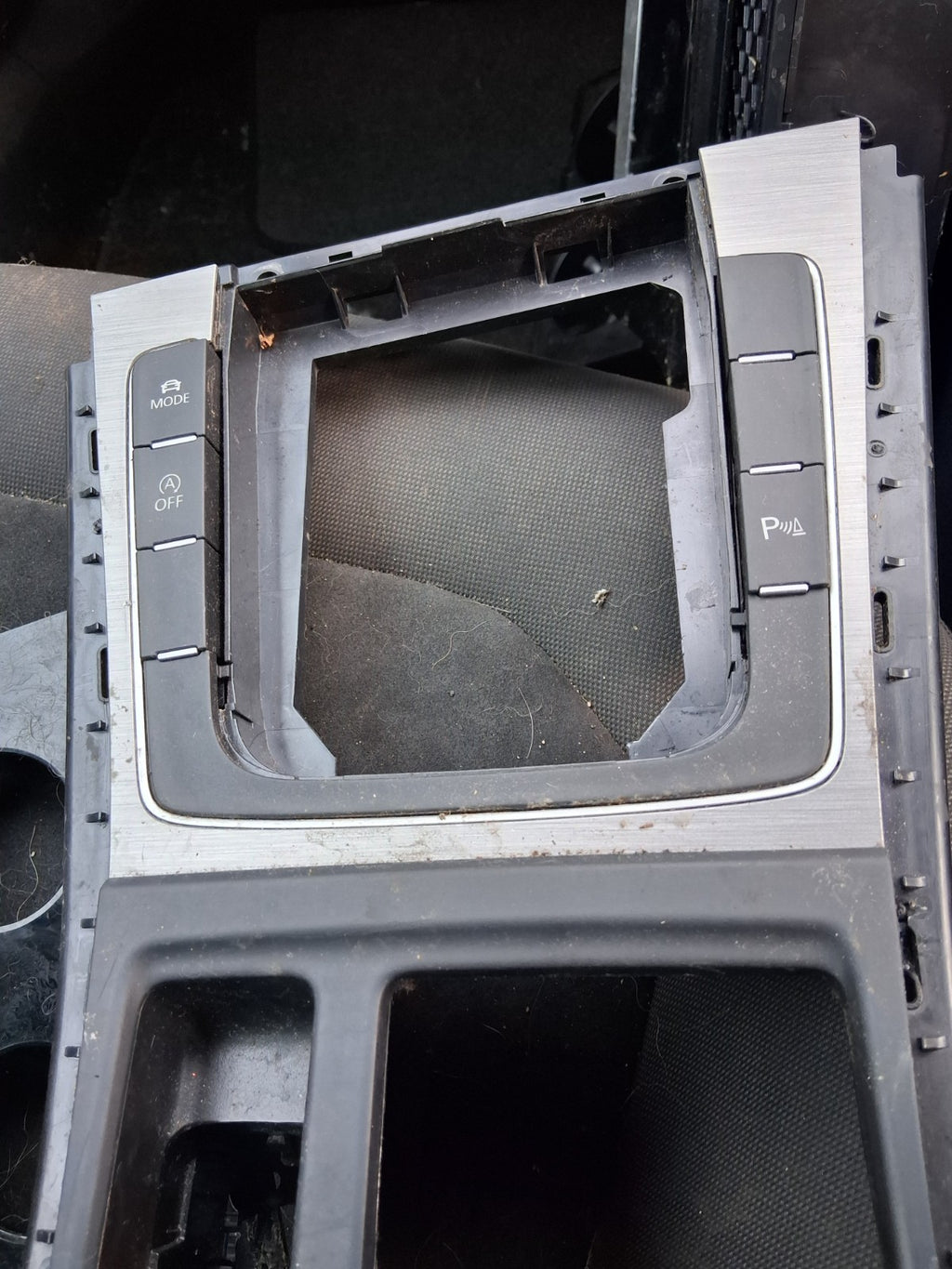2016 VOLKSWAGEN GOLF MK7 GEAR STICK SURROUND TRIM PANEL CENTER COVER