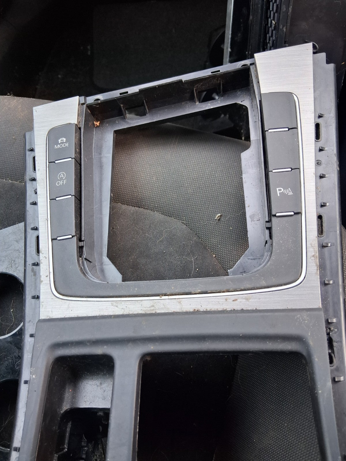 2016 VOLKSWAGEN GOLF MK7 GEAR STICK SURROUND TRIM PANEL CENTER COVER