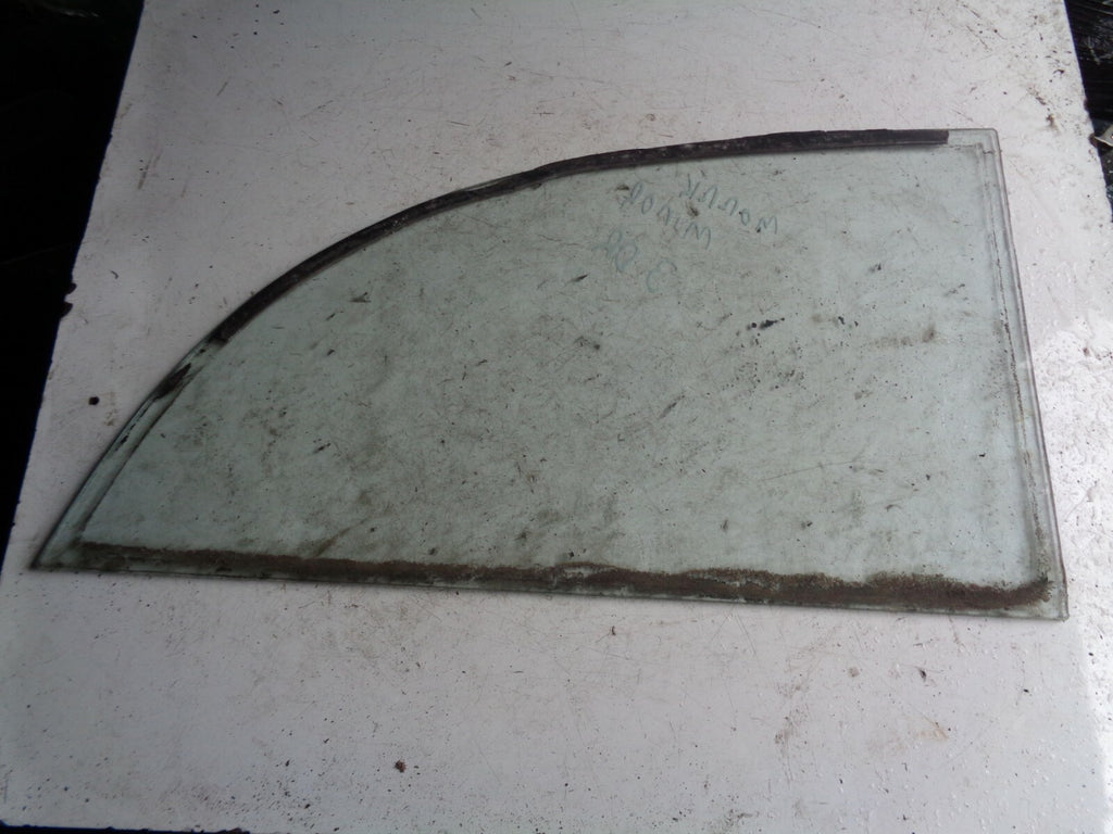 MORRIS MINOR 2 DOOR NSR PASSENGER SIDE REAR GLASS