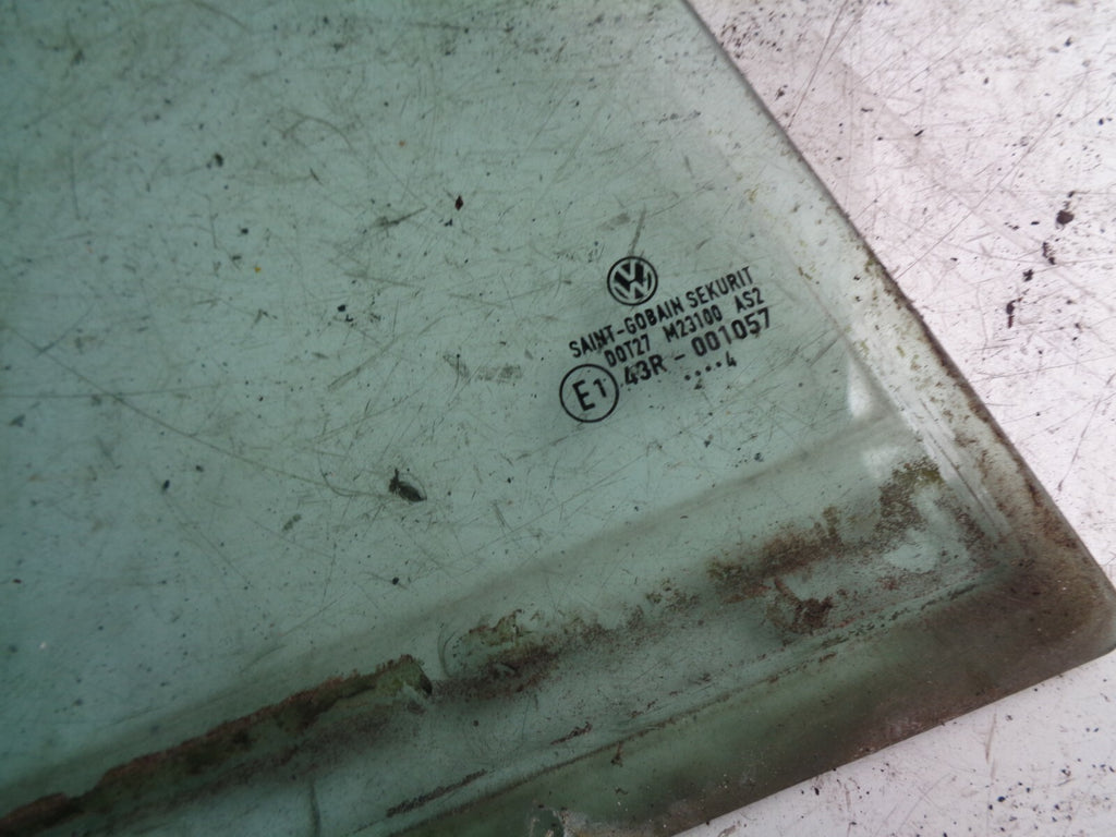 VW VOLKSWAGEN GOLF MK5 DRIVERS REAR QUARTER GLASS E143R001057
