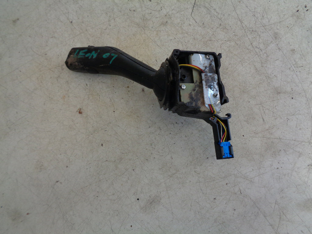 SEAT LEON 2007 FRONT WINDSCREEN WASHER STALK ONLY 1K0953519A