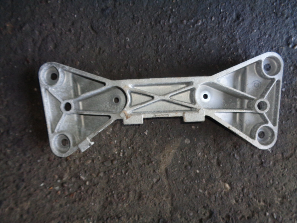 BMW 3 SERIES F30 GEARBOX SUPPORTING MOUNT BRACKET 6861402