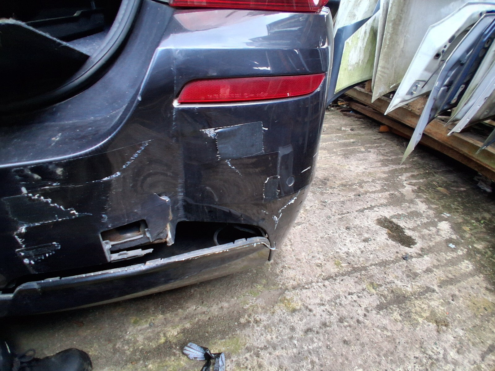 2012 BMW 5 SERIES F10 COMPLETE REAR BUMPER WITH PDC SENSORS SOPHISTO GREY II B90