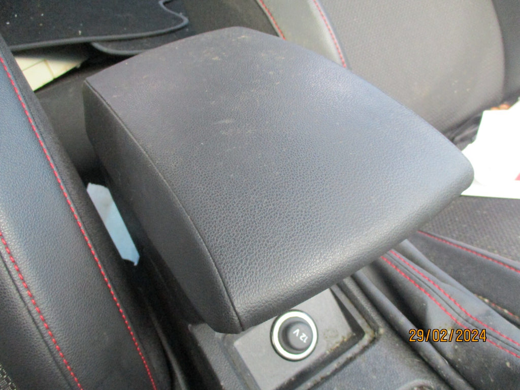 SEAT LEON MK3 2017 CENTRE MIDDLE LEATHER ARMREST ONLY