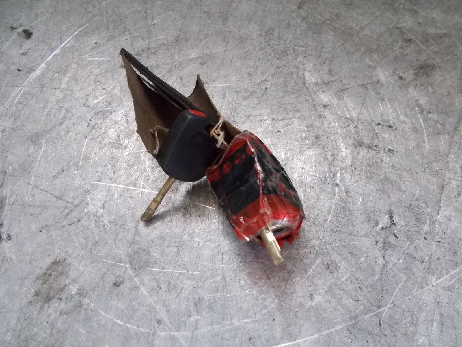 FORD FIESTA 1999 IGNITION BARREL WITH TWO KEYS