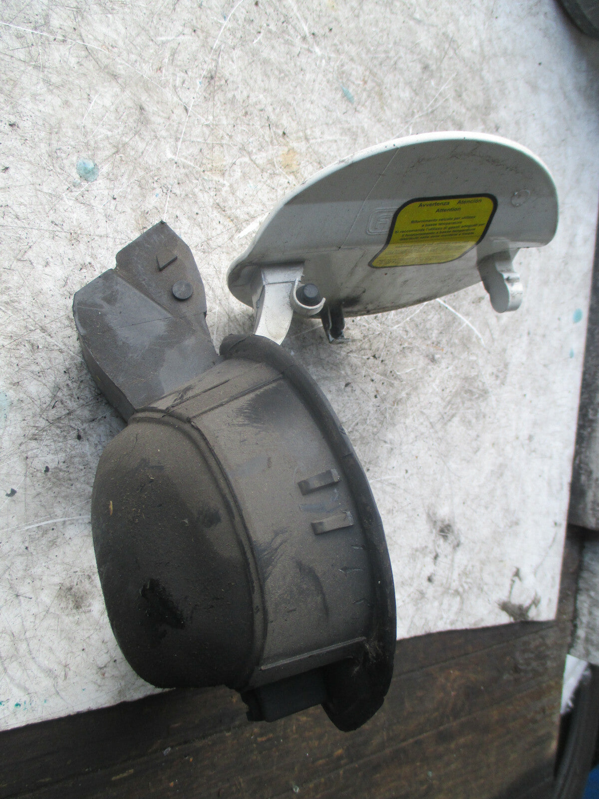 PEUGEOT BIPPER MK1 2015 1.3 DIESEL FUEL FILLER FLAP COVER WHITE