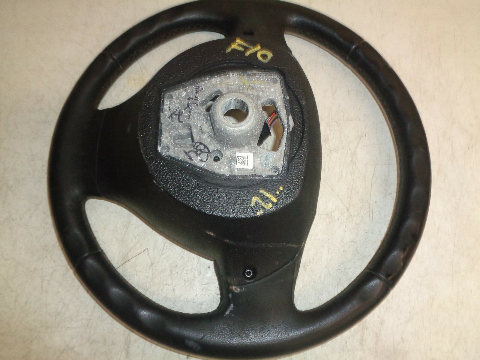 BMW 5 SERIES F10 2012 3 SPOKE MULTI FUNCTION LEATHER STEERING WHEEL