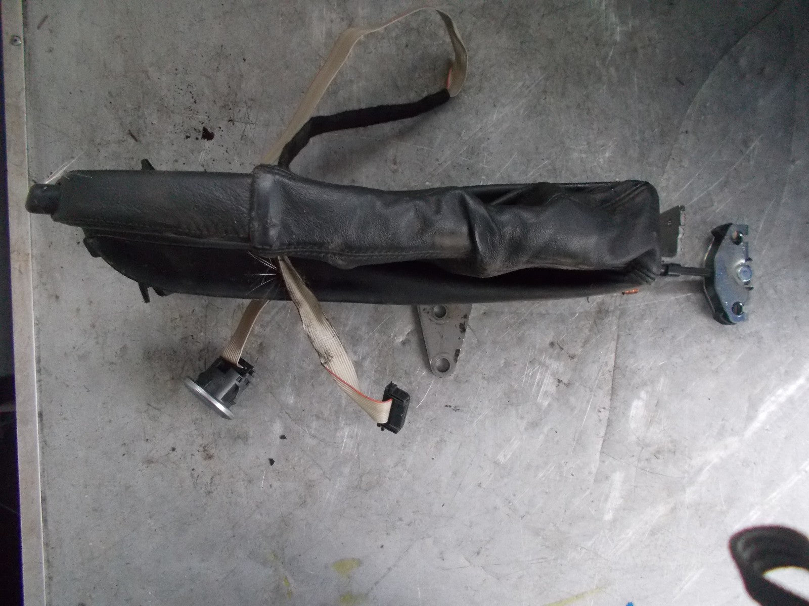 BMW E87 SERIES 1 HANDBRAKE LEVER 6764924